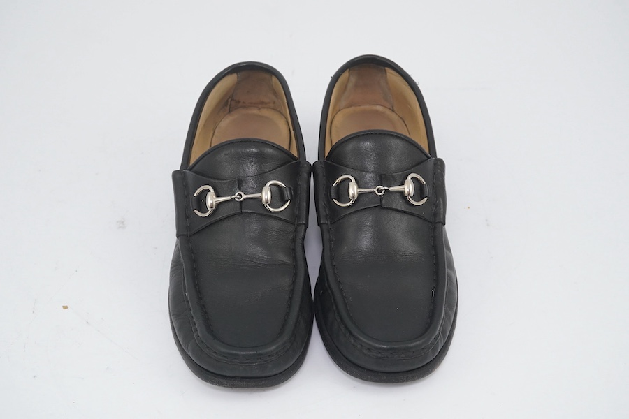 A pair of black snaffle Gucci loafers, EU 37.5